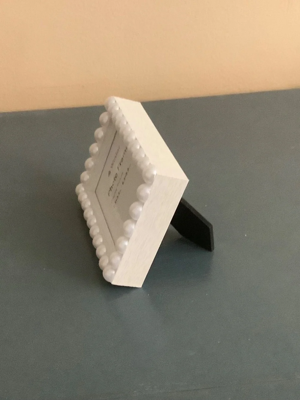 2.5” x 3.5” white pearl frame